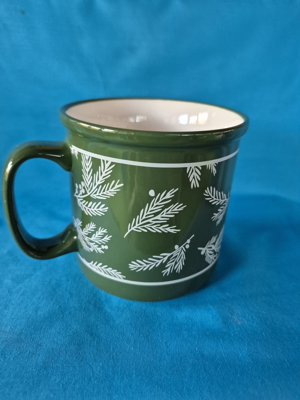 Green Holly Christmas Mug Coffee Tea Latte Stoneware Hallmark Kitchen Decor